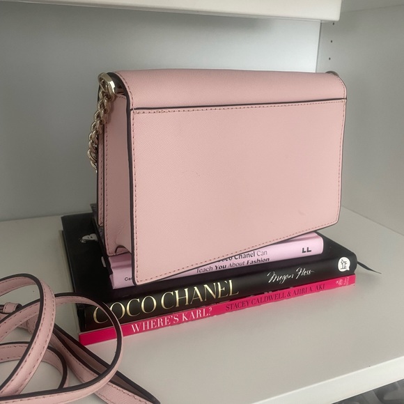 Kate Spade Carson Convertible Crossbody. - Picture 3 of 6